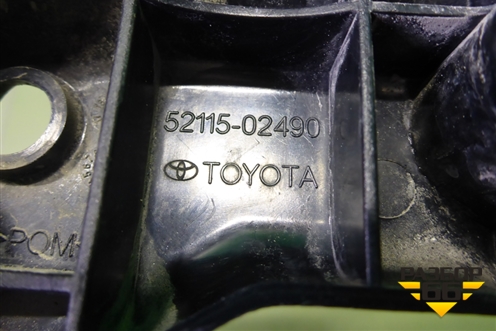 Кронштейн переднего бампера левый (5211502490) для Toyota Corolla (E21) с 2018г
