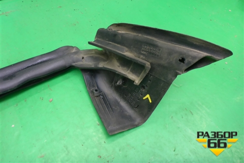 Уплотнитель стекла двери передней левой (A1727200724) для Mercedes Benz SLK R172 с 2010-2016г