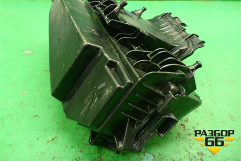 Корпус воздушного фильтра (A2710940304) для Mercedes Benz SLK R172 с 2010-2016г (СЛК)