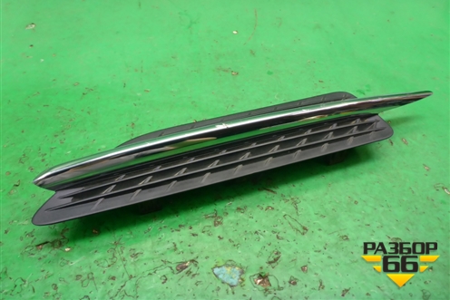 Накладка переднего крыла правого (A1726900479) для Mercedes Benz SLK R172 с 2010-2016г (СЛК)