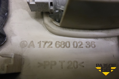 Накладка на торпедо (правая под бардачком) (A1726800236) для Mercedes Benz SLK R172 с 2010-2016г