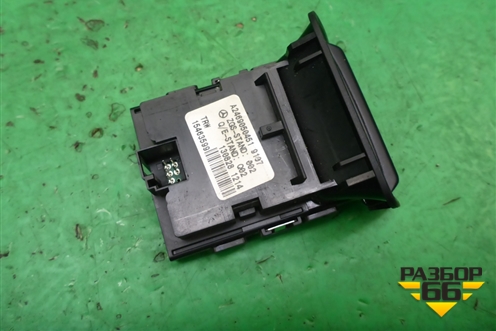 Кнопка стояночного тормоза (A2469050451) для Mercedes Benz SLK R172 с 2010-2016г (СЛК)