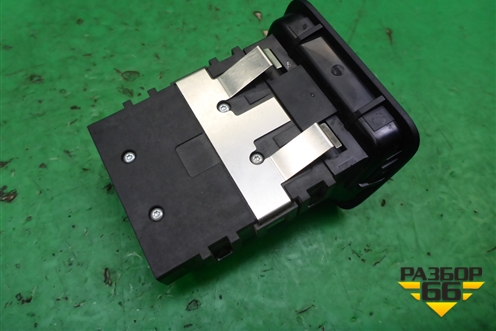 Кнопка стояночного тормоза (A2469050451) для Mercedes Benz SLK R172 с 2010-2016г (СЛК)