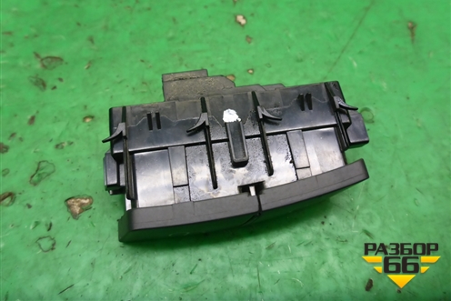 Кнопка центрального замка (A2049058402) для Mercedes Benz SLK R172 с 2010-2016г