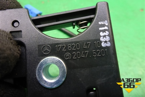 Выключатель концевой (1728204710) для Mercedes Benz SLK R172 с 2010-2016г (СЛК)
