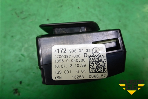 Плафон салонный (правый) (A1729060235) для Mercedes Benz SLK R172 с 2010-2016г