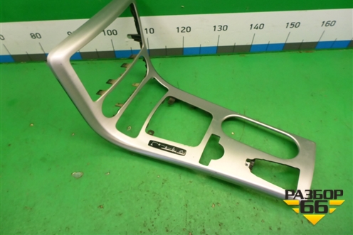 Накладка внутренняя (на консоль) (A1726801336) для Mercedes Benz SLK R172 с 2010-2016г (СЛК)