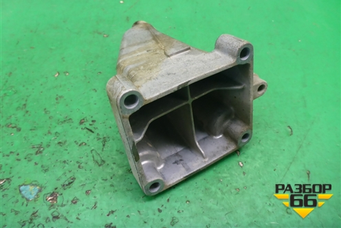 Кронштейн двигателя правый (1.8л 27186130) (A2712232504) для Mercedes Benz SLK R172 с 2010-2016г (СЛК)
