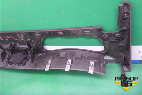 Накладка внутренняя (за сиденьями) (A1726900540) для Mercedes Benz SLK R172 с 2010-2016г (СЛК)