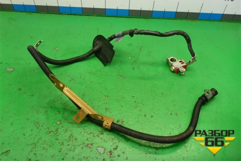 Клемма аккумулятора плюс (A1725400033) для Mercedes Benz SLK R172 с 2010-2016г
