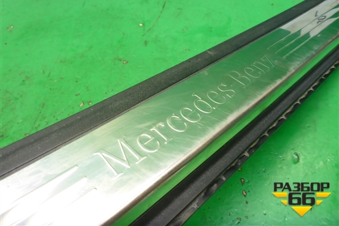 Накладка порога внутренняя левая (в проём) (A1726800535) для Mercedes Benz SLK R172 с 2010-2016г (СЛК)