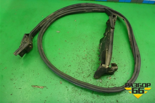 Уплотнитель на кузов левый (A1726390143) для Mercedes Benz SLK R172 с 2010-2016г
