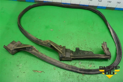 Уплотнитель на кузов левый (A1726390143) для Mercedes Benz SLK R172 с 2010-2016г