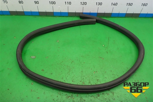 Уплотнитель двери левой (A1726970051) для Mercedes Benz SLK R172 с 2010-2016г