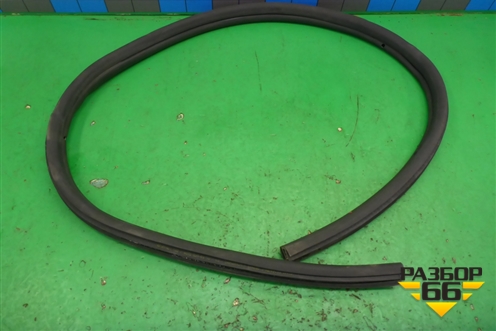 Уплотнитель двери левой (A1726970051) для Mercedes Benz SLK R172 с 2010-2016г