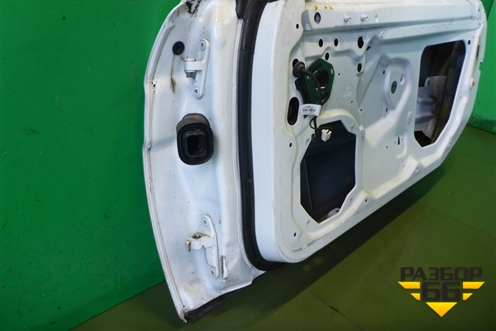 Дверь передняя правая для Mercedes Benz SLK R172 с 2010-2016г (СЛК)