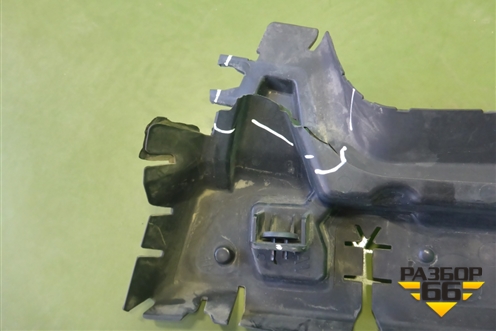 Дефлектор радиатора правый (9808276880) для Citroen Jumpy с 2016г (Джампи)