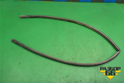 Уплотнитель капота (на решётку стеклоочистителей) для Toyota Corolla (E15) с 2006-2013г (Королла 150)