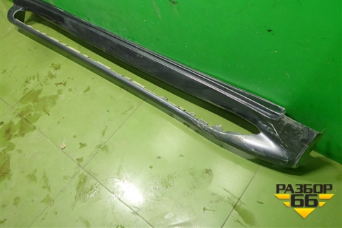 Накладка на порог наружная правая на подножку (5177360160) для Toyota Land Cruiser (200) с 2008г (Ленд Крузер)