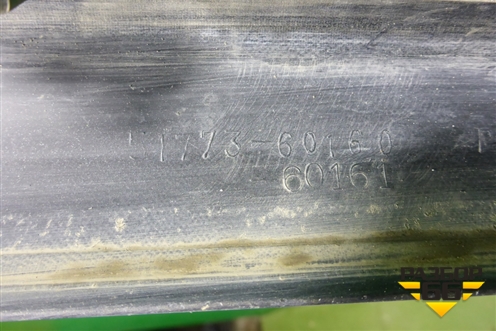 Накладка на порог наружная правая на подножку (5177360160) для Toyota Land Cruiser (200) с 2008г (Ленд Крузер)