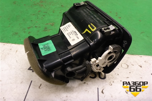 Дефлектор воздушный левый (6R0819703) для Volkswagen Polo (седан) с 2010г (Поло)