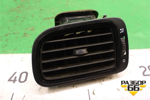 Дефлектор воздушный левый (6R0819703) для Volkswagen Polo (седан) с 2010г (Поло)