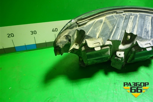 Фара левая (галоген) (9808567780) для Citroen Jumpy с 2016г (Джампи)