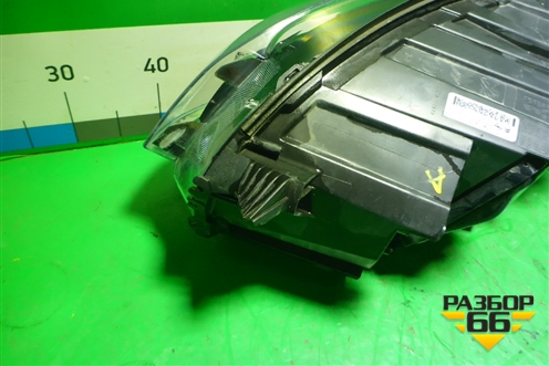 Фара правая (галоген) (9808567680) для Citroen Jumpy с 2016г (Джампи)