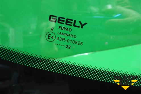 Стекло лобовое (с обогревом зоны дворников) для Geely Coolray с 2019-2025г