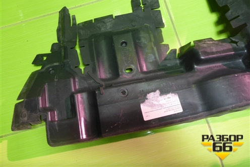 Дефлектор радиатора левый (9812134180) для Citroen Jumpy с 2016г (Джампи)