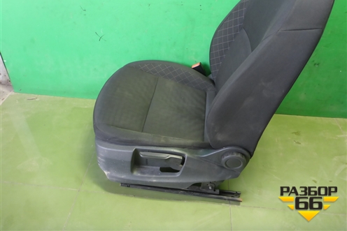 Сиденья комплект (лифтбек с подогревом без AIRBAG) для Skoda Octavia (A7) с 2013г