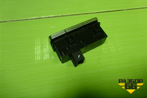 Кнопка аварийной сигнализации (3750200U7310) для JAC J7 с 2020-2025г