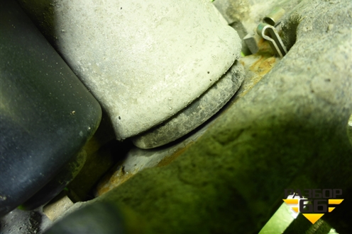 Суппорт задний левый (3504100U7300) для JAC J7 с 2020-2025г (Джей7) Суппорт задний левый (3504100U7300) для JAC J7 с 2020-2025г (Джей7)