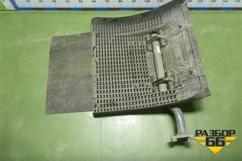 Крыло заднее правое задняя часть  (с кронштейном) для Sitrak C7H (С7Н)