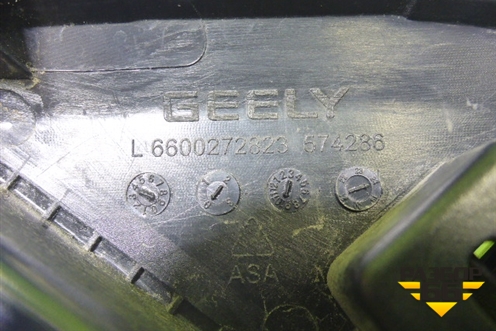 Накладка двери передней левой (уголок) (6600272823) для Geely Coolray с 2019-2025г
