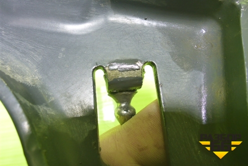 Петля решетки радиатора левая  (84104142) для Volvo TRUCK FH с 2013-2019г (ФШ)