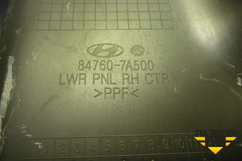 Накладка на торпедо  (левая) (847607A500) для Hyundai  HD-170 с 2004г