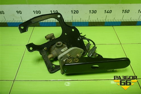 Кран тормозной главный (593107С100) для Hyundai  HD-170 с 2004г