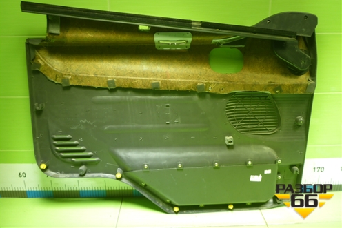 Обшивка двери правой под электрику (811117A000) для Hyundai  HD-170 с 2004г