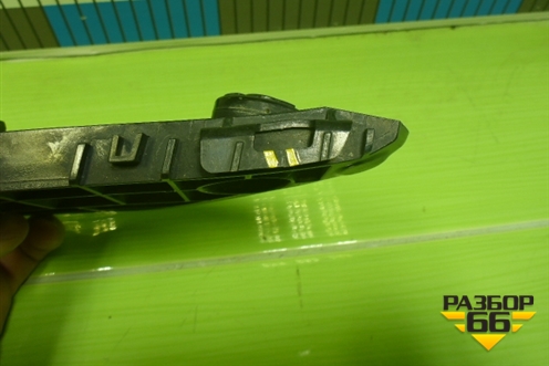 Кронштейн переднего бампера правый (5253533050) для Toyota Camry V50 с 2011-2018г