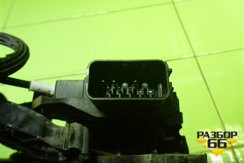 Замок двери передней правой (3M5AR21812AM) для Ford Focus 2 с 2008-2011г