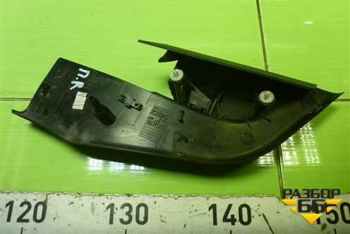 Накладка двери передней правой уголок (4M51A23408AJ3YYW) для Ford Focus 2 с 2008-2011г