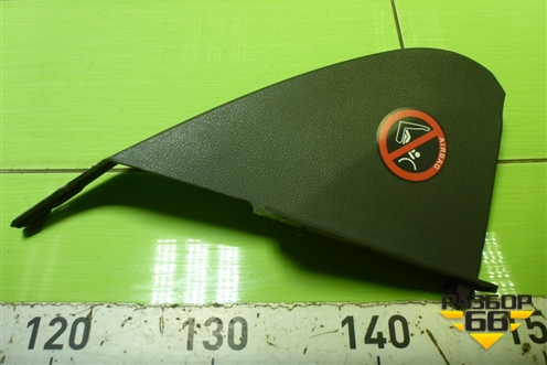 Накладка на торпедо (боковая правая) (4M51A044C60AFW) для Ford Focus 2 с 2008-2011г