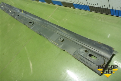 Накладка на порог наружная правая (5M5110154AB) для Ford Focus 2 с 2008-2011г