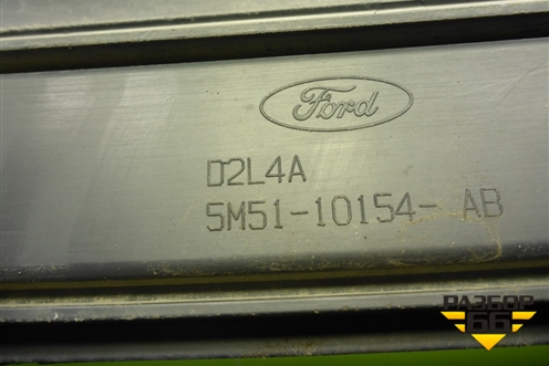 Накладка на порог наружная правая (5M5110154AB) для Ford Focus 2 с 2008-2011г