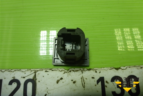 Кнопка обогрева заднего стекла (8V4T18C621AB) для Ford Focus 2 с 2008-2011г