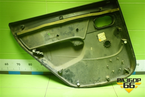 Обшивка двери задней правой под механику (8200916230) для Renault Logan с 2004-2015г