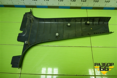 Обшивка стойки центральная нижняя правая (MR951608ZZ) для Mitsubishi Colt с 2004г (Кольт)