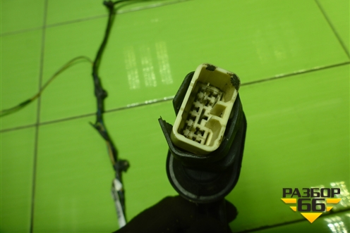 Проводка двери задней правой (MN108074) для Mitsubishi Colt с 2004г (Кольт)