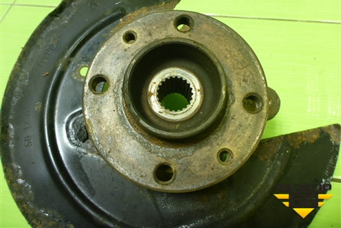 Кулак поворотный передний правый для Renault Logan с 2004-2015г (Логан)